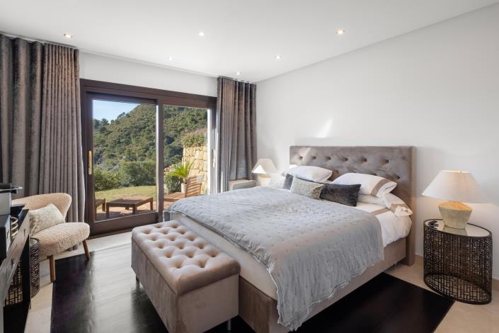 Image No.20-7 Bed Villa for sale