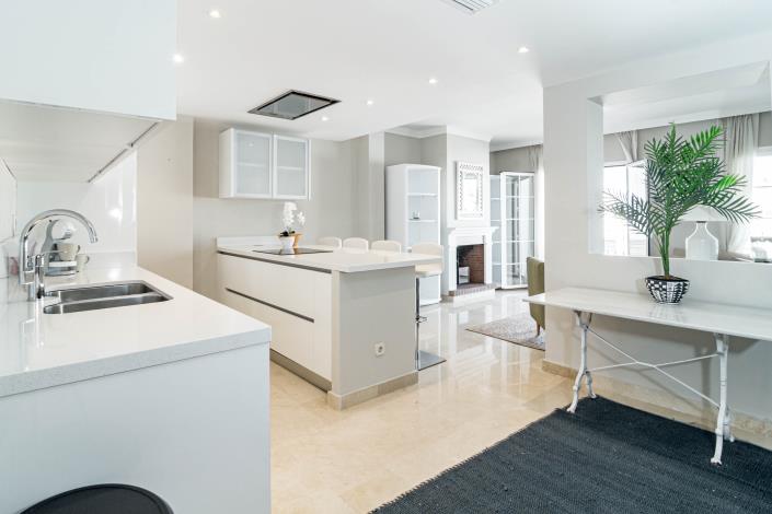 Image No.13-4 Bed Townhouse for sale