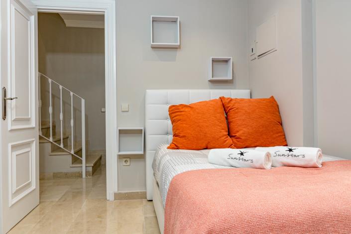 Image No.23-4 Bed Townhouse for sale