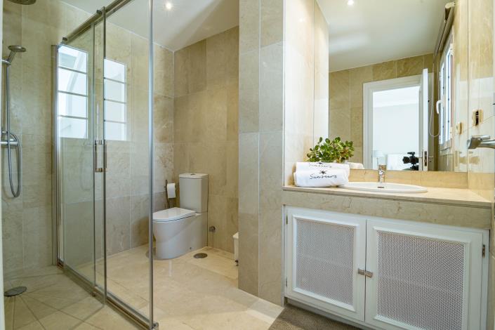 Image No.26-4 Bed Townhouse for sale