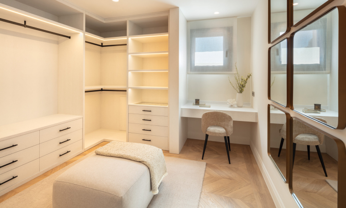 Image No.8-6 Bed Villa for sale