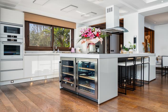 Image No.15-6 Bed Villa for sale