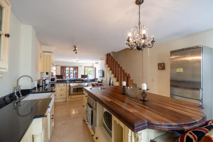 Image No.21-3 Bed Townhouse for sale