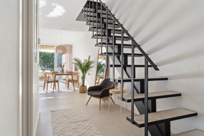 Image No.13-4 Bed Townhouse for sale