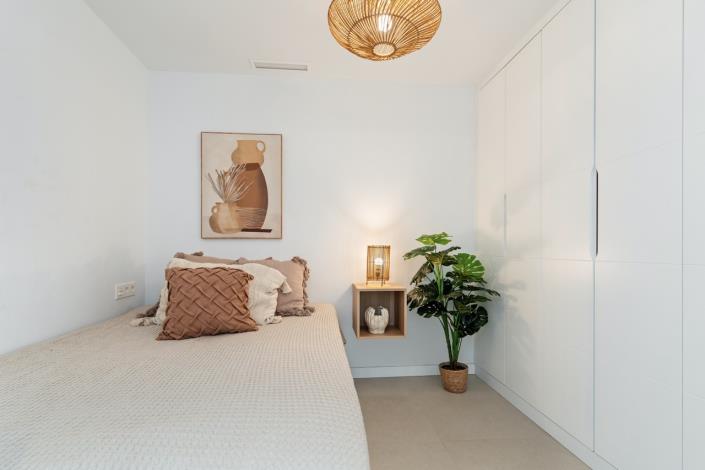 Image No.15-4 Bed Townhouse for sale