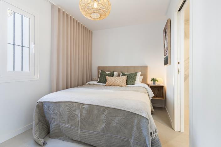 Image No.16-4 Bed Townhouse for sale