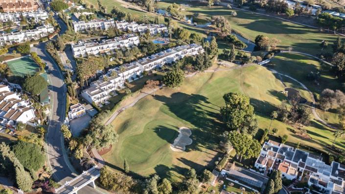 Image No.25-4 Bed Townhouse for sale