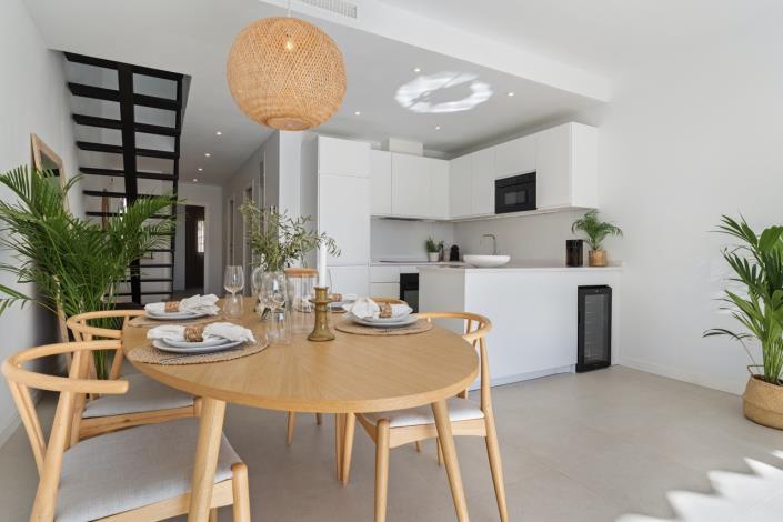 Image No.24-4 Bed Townhouse for sale