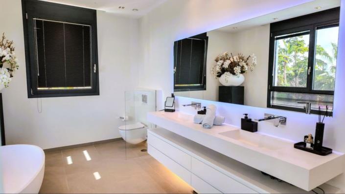 Image No.14-4 Bed Villa for sale