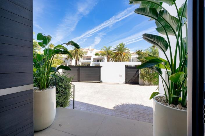 Image No.55-5 Bed Villa for sale