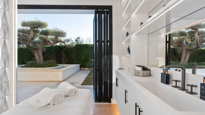 Image No.40-7 Bed Villa for sale