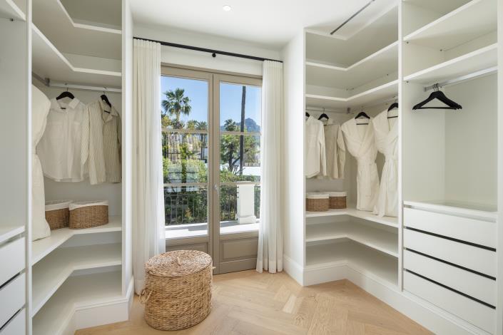 Image No.18-6 Bed Villa for sale