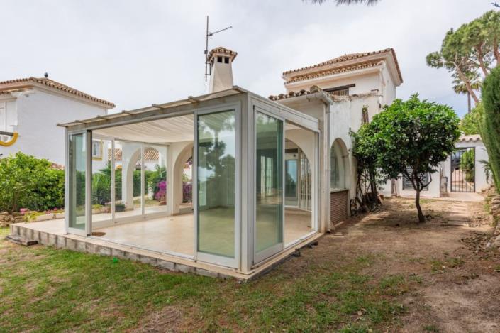 Image No.11-3 Bed Villa / Detached for sale