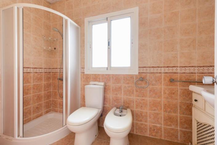 Image No.23-3 Bed Villa / Detached for sale