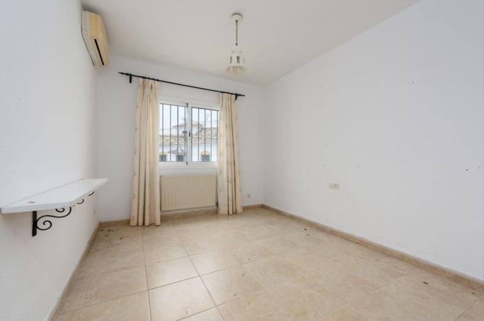 Image No.25-3 Bed Villa / Detached for sale