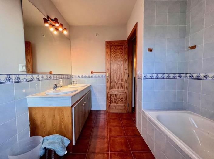 Image No.22-Villa / Détaché de 3 chambres à vendre à Calahonda