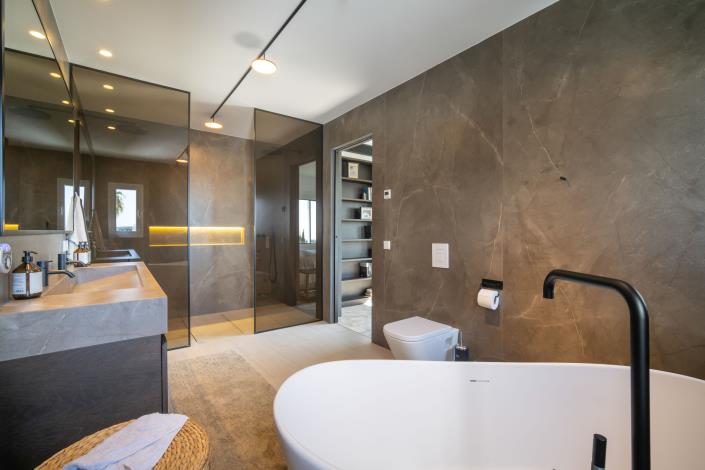 Image No.30-4 Bed Townhouse for sale