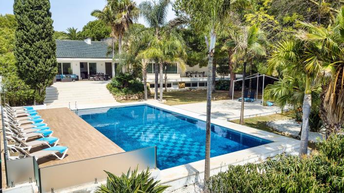 Image No.1-7 Bed Villa for sale