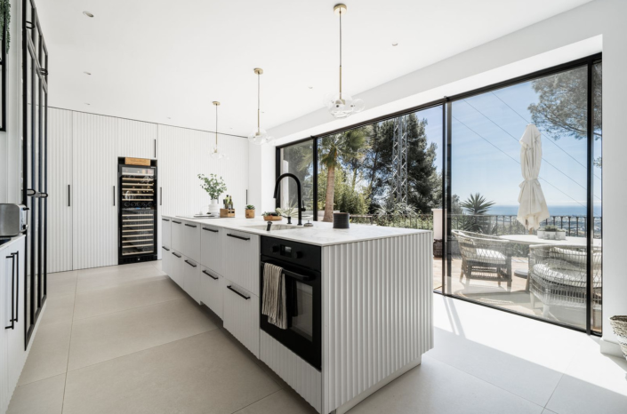 Image No.2-4 Bed Villa / Detached for sale