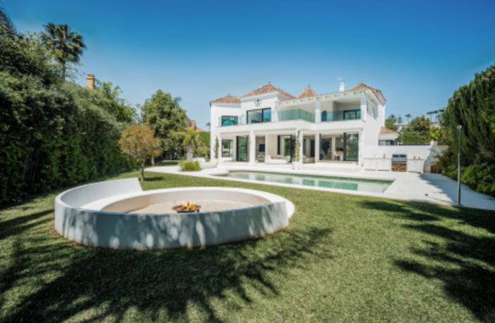 Image No.14-4 Bed Villa / Detached for sale