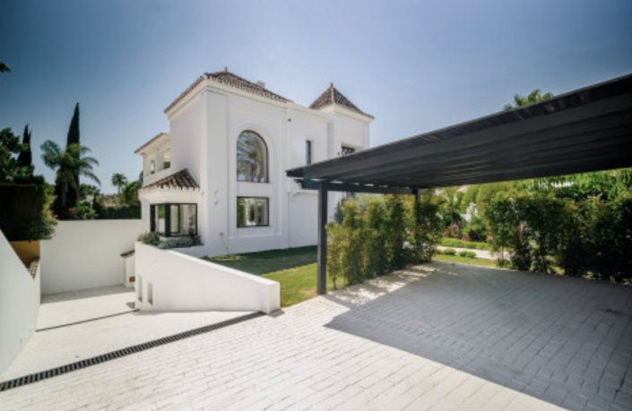 Image No.13-4 Bed Villa / Detached for sale