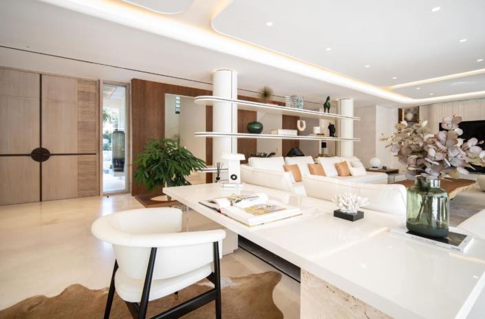 Image No.10-5 Bed Villa for sale