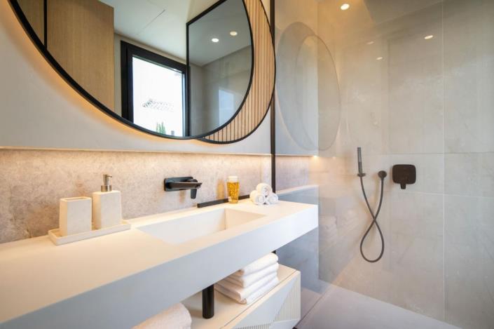 Image No.28-5 Bed Villa for sale