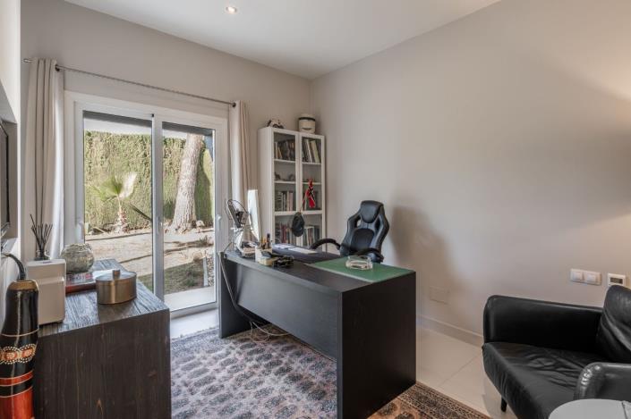 Image No.20-4 Bed Villa for sale