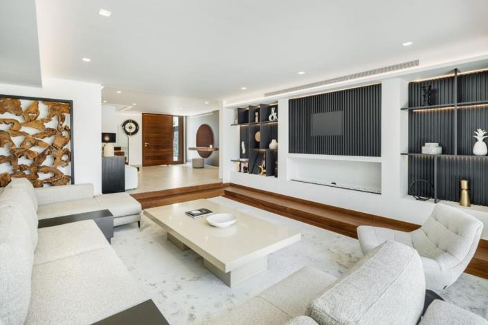 Image No.10-5 Bed Villa for sale