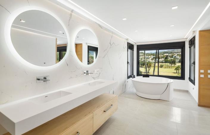 Image No.11-5 Bed Villa for sale