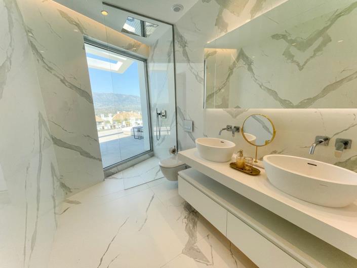 Image No.46-5 Bed Villa for sale