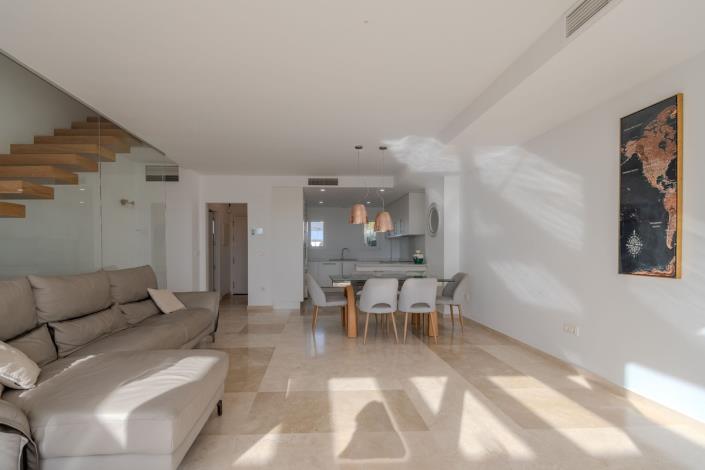 Image No.13-4 Bed Townhouse for sale