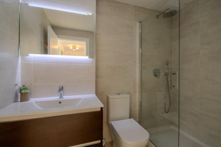 Image No.26-4 Bed Townhouse for sale