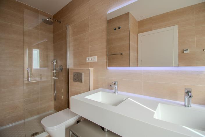 Image No.29-4 Bed Townhouse for sale