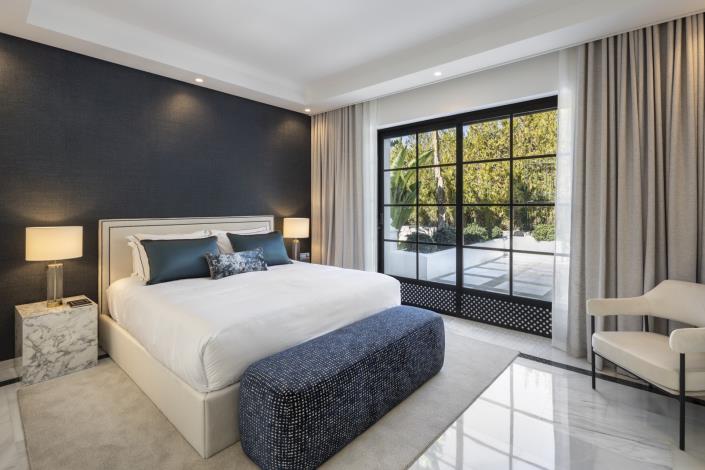 Image No.6-Villa de 12 chambres à vendre à Nueva Andalucia