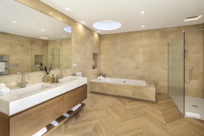 Image No.30-Villa de 12 chambres à vendre à Nueva Andalucia