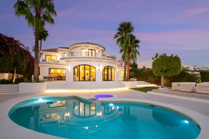 Image No.1-Villa de 5 chambres à vendre à Nueva Andalucia