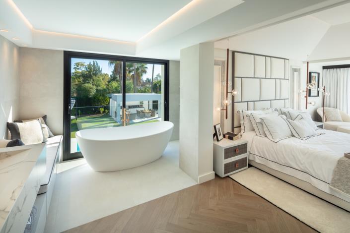 Image No.4-4 Bed Villa for sale