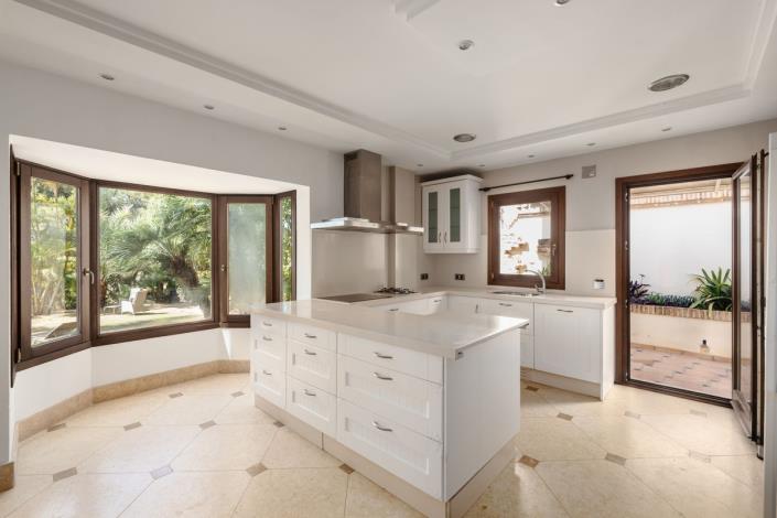 Image No.14-5 Bed Villa for sale