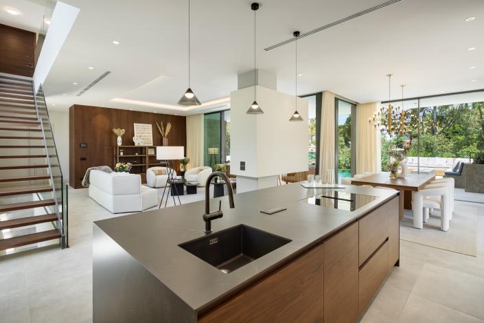 Image No.10-5 Bed Villa for sale