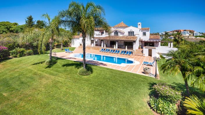 Image No.1-Villa de 9 chambres à vendre à Estepona