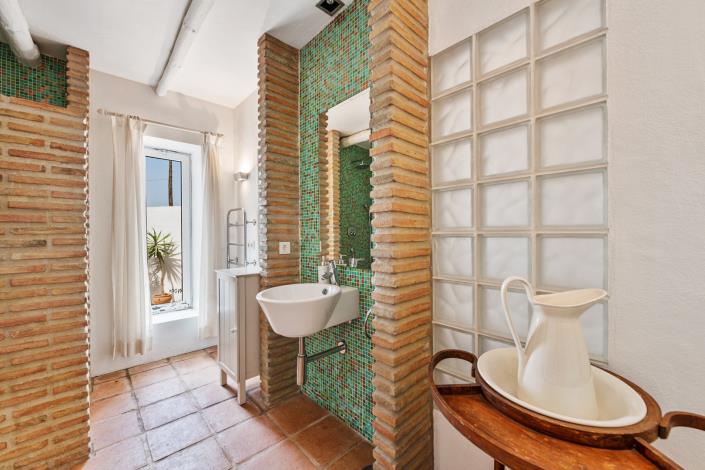 Image No.13-7 Bed Villa for sale