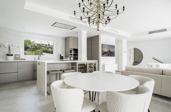 Image No.8-4 Bed Townhouse for sale