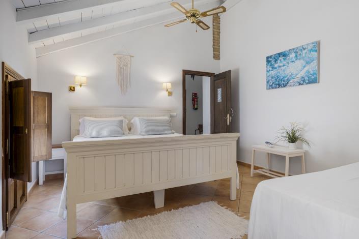 Image No.4-Maison / Villa de 9 chambres à vendre à Cortes de la Frontera