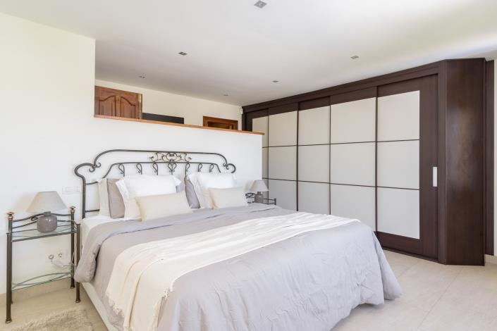 Image No.7-4 Bed House/Villa for sale