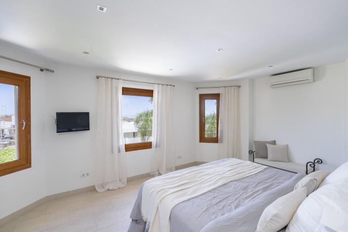 Image No.18-4 Bed House/Villa for sale