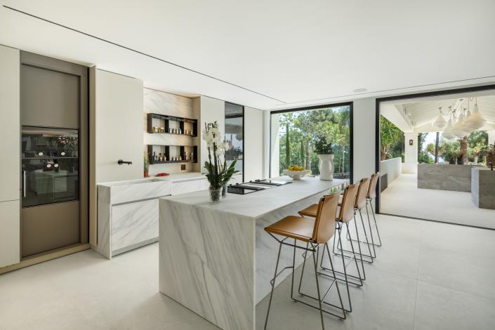 Image No.4-6 Bed Villa for sale