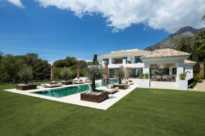 Image No.2-6 Bed Villa for sale