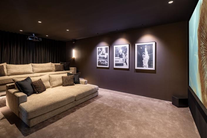 Image No.25-5 Bed Villa / Detached for sale