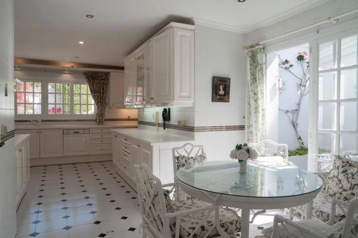 Image No.10-Villa de 4 chambres à vendre à Estepona